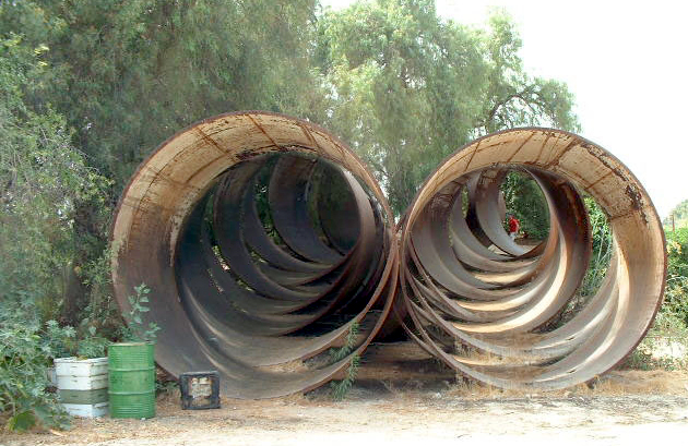 i keep wantin to see boobs in there